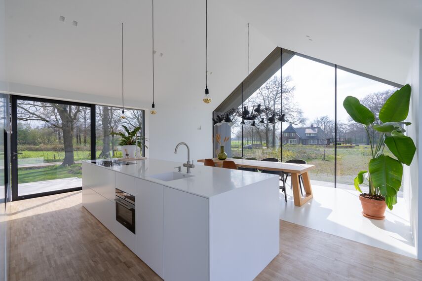 SlimLine 38 Puertas, ConceptPatio 130 Puertas correderas y plegables y ConceptSystem 77 Ventanas - Het Kleine Krikhaar situado en Geesteren, los Países Bajos