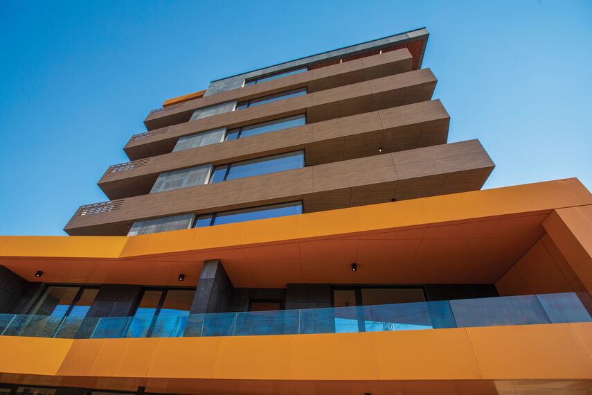 ConceptWall 50 Muros cortina, CS 77 Panel Door Puertas y ConceptSystem 77 Ventanas - Ruhouse situado en Sofia, Bulgarije
