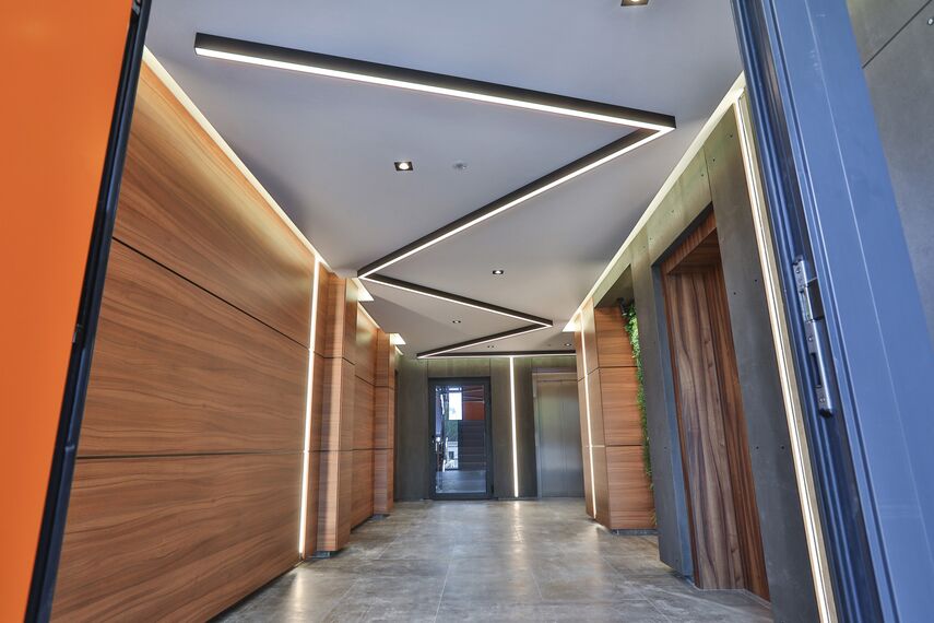 ConceptWall 50 Muros cortina, CS 77 Panel Door Puertas y ConceptSystem 77 Ventanas - Ruhouse situado en Sofia, Bulgarije