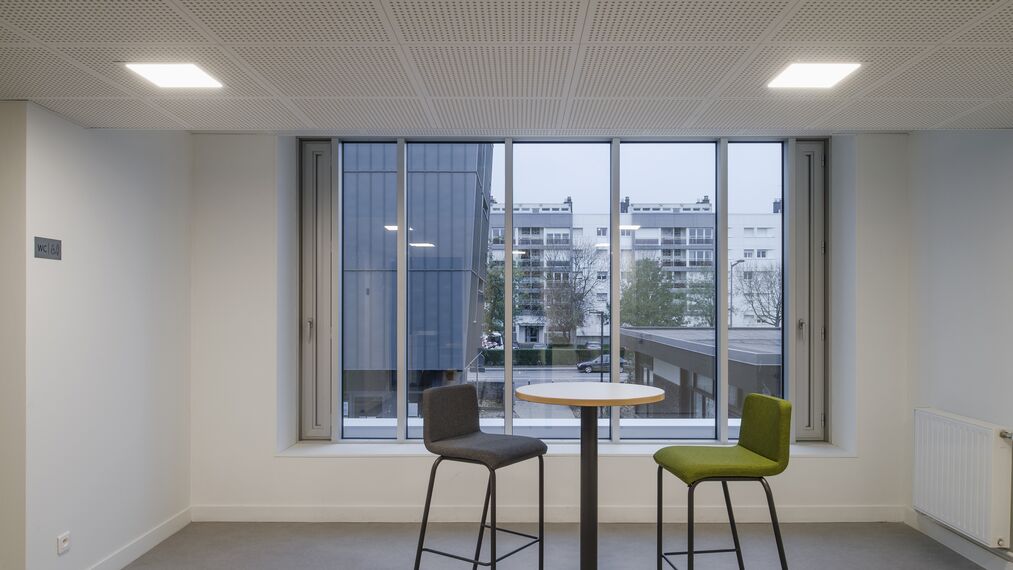 ConceptWall 50 Muros cortina, CD 68 Puertas y TS 68 Ventanas - College/University Universidad de Rouen situado en Rouen, Francia