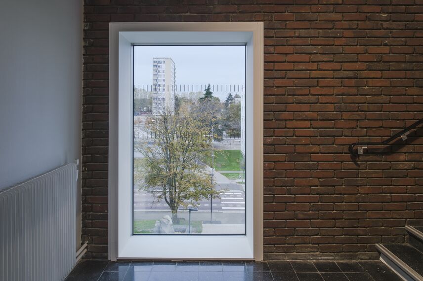 ConceptWall 50 Muros cortina, CD 68 Puertas y TS 68 Ventanas - College/University Universidad de Rouen situado en Rouen, Francia