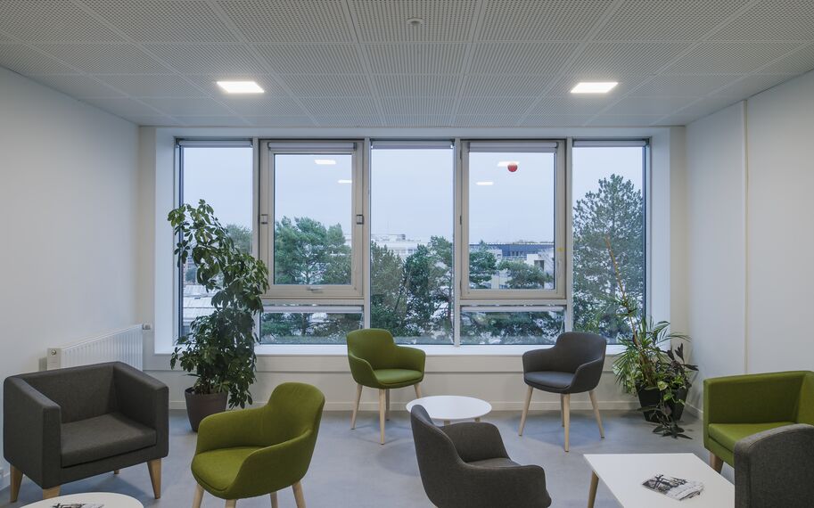 ConceptWall 50 Muros cortina, CD 68 Puertas y TS 68 Ventanas - College/University Universidad de Rouen situado en Rouen, Francia