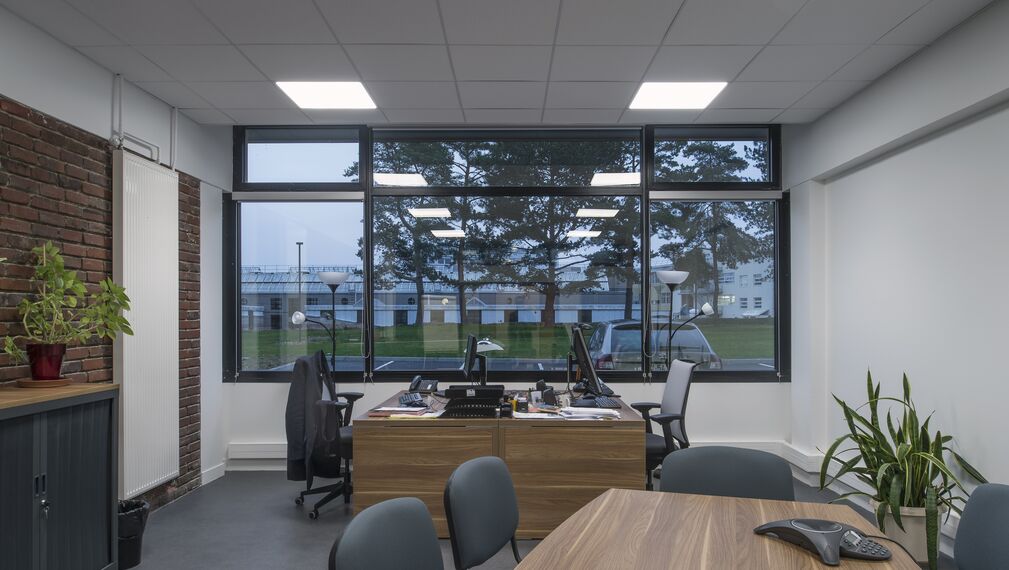 ConceptWall 50 Muros cortina, CD 68 Puertas y TS 68 Ventanas - College/University Universidad de Rouen situado en Rouen, Francia