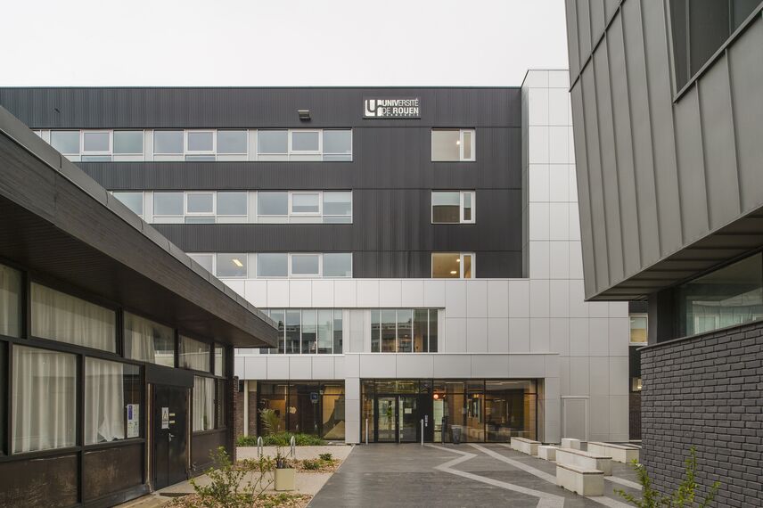 ConceptWall 50 Muros cortina, CD 68 Puertas y TS 68 Ventanas - College/University Universidad de Rouen situado en Rouen, Francia