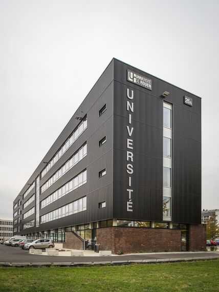 ConceptWall 50 Muros cortina, CD 68 Puertas y TS 68 Ventanas - College/University Universidad de Rouen situado en Rouen, Francia