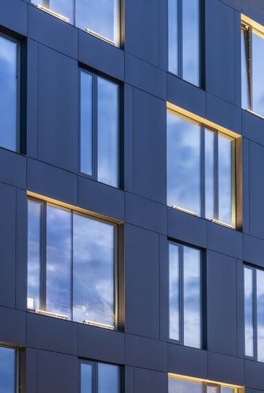 ConceptSystem 77 Ventanas, CW 50-SC Muros cortina y Horizon Window - Centro de Oficinas Palacza situado en Poznań, Polonia