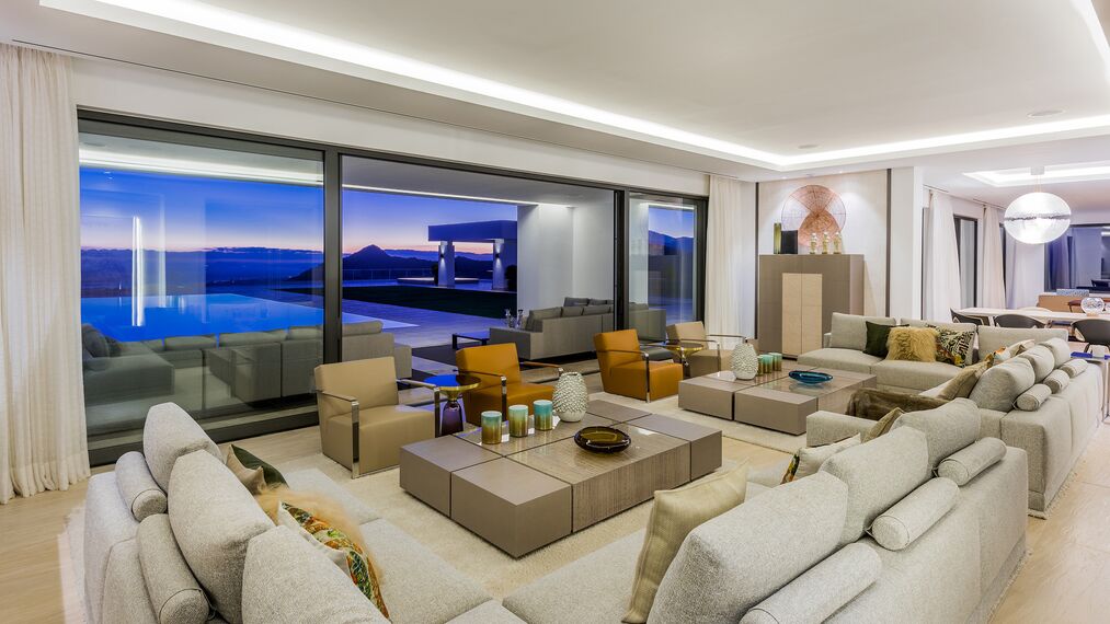 HiFinity Puertas correderas y plegables, ConceptSystem 77 Ventanas y EcoSystem 50 Ventanas - Heaven 11 situado en Marbella, España