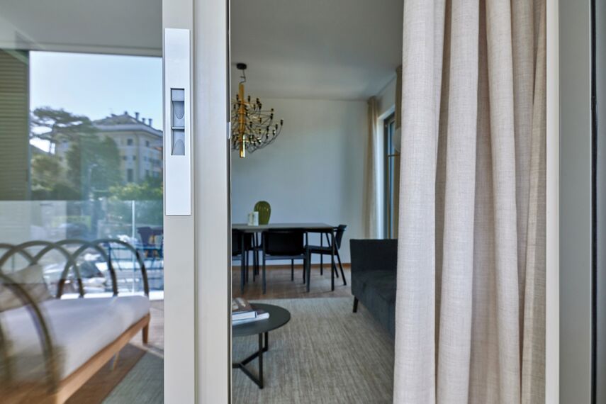 BriseSoleil 40 Protección solar, CS 77 Hidden Vent Ventanas y SlimPatio 68 Puertas correderas y plegables - Palazzo Arbà situado en Genoa, Italia
