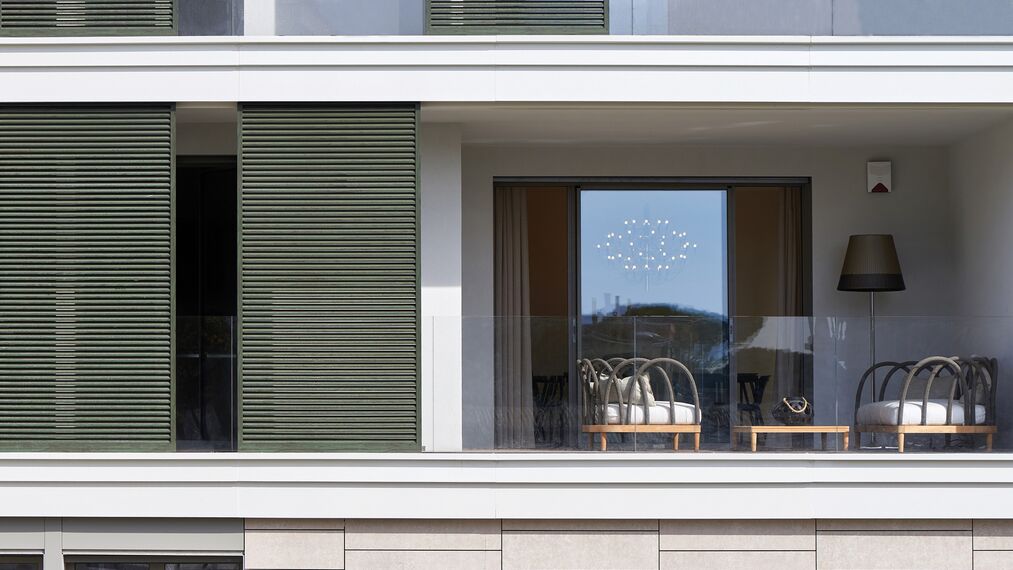 BriseSoleil 40 Protección solar, CS 77 Hidden Vent Ventanas y SlimPatio 68 Puertas correderas y plegables - Palazzo Arbà situado en Genoa, Italia
