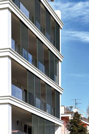 BriseSoleil 40 Protección solar, CS 77 Hidden Vent Ventanas y SlimPatio 68 Puertas correderas y plegables - Palazzo Arbà situado en Genoa, Italia