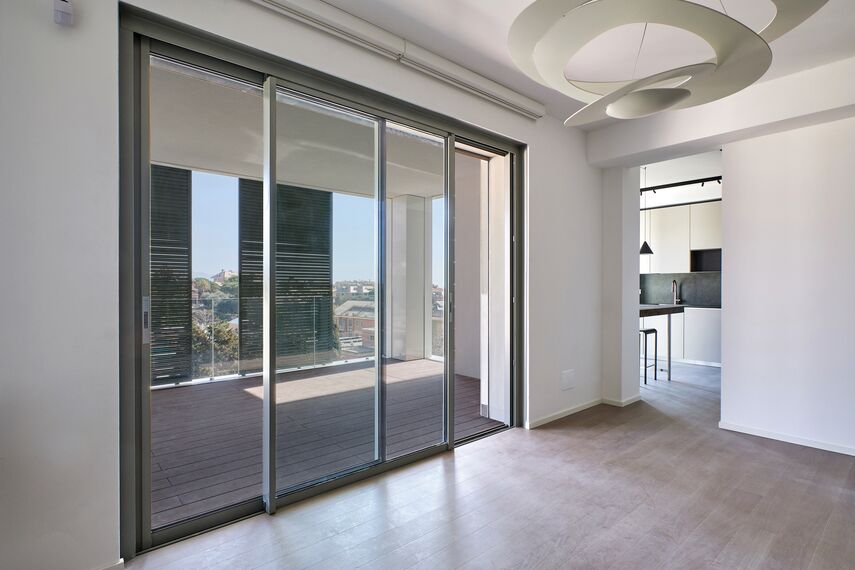 BriseSoleil 40 Protección solar, CS 77 Hidden Vent Ventanas y SlimPatio 68 Puertas correderas y plegables - Palazzo Arbà situado en Genoa, Italia