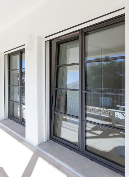 SlimLine 38 Ferro Ventanas - Villa Vivienda Particular San Roque situado enEspaña