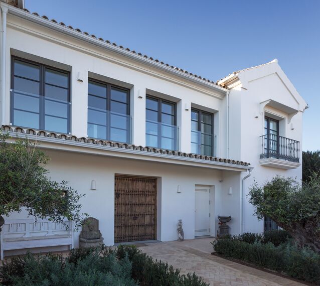 SlimLine 38 Ferro Ventanas - Villa Vivienda Particular San Roque situado enEspaña