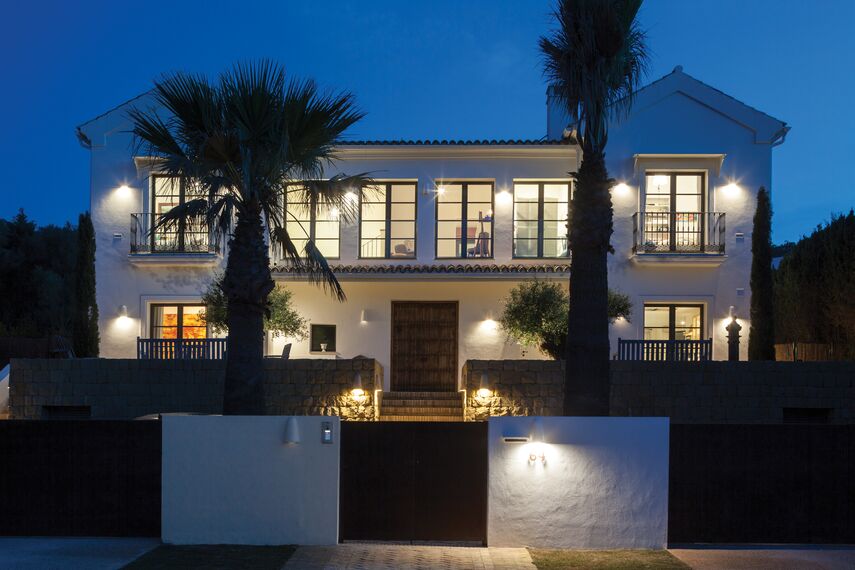 SlimLine 38 Ferro Ventanas - Villa Vivienda Particular San Roque situado enEspaña