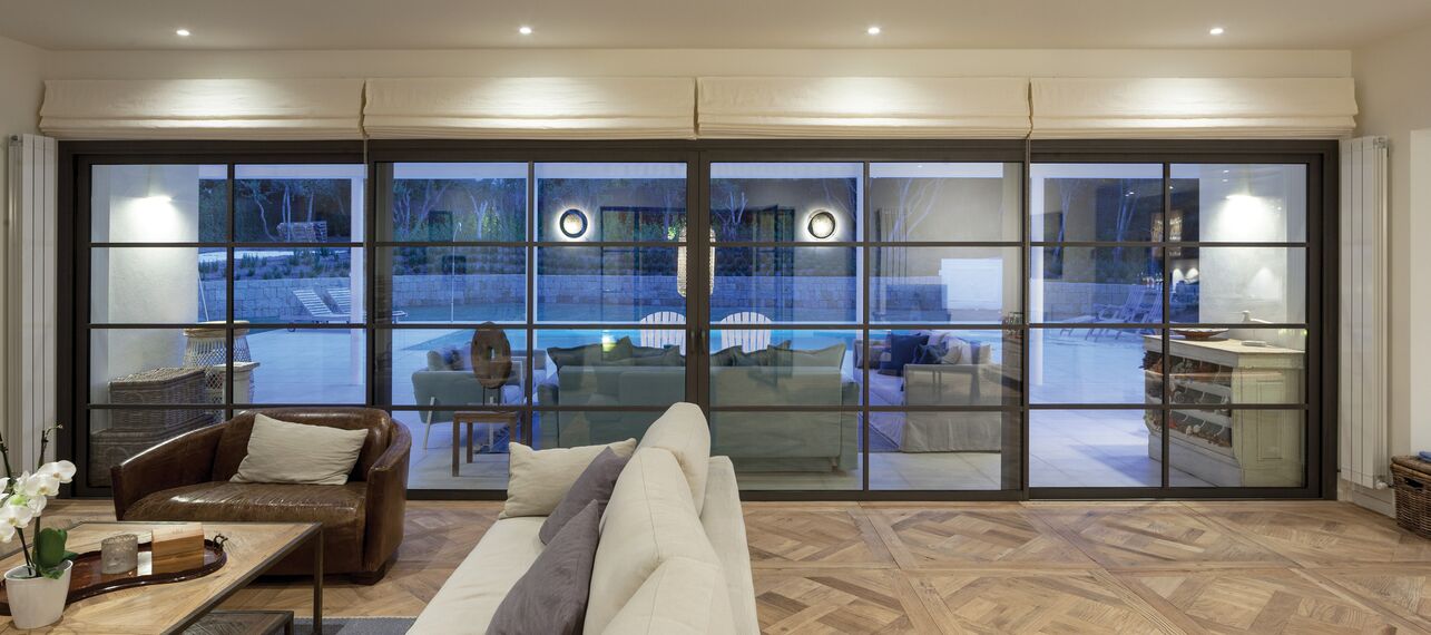 SlimLine 38 Ferro Ventanas - Villa Vivienda Particular San Roque situado enEspaña