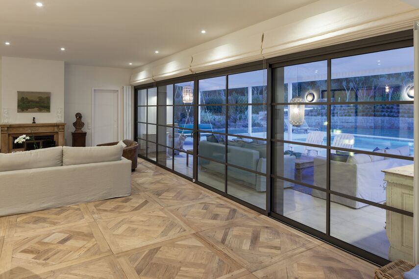 SlimLine 38 Ferro Ventanas - Villa Vivienda Particular San Roque situado enEspaña