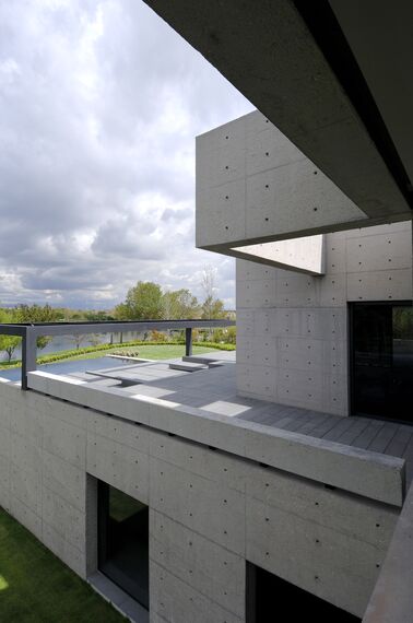 CS 68 Hidden Vent Ventanas - Concrete House situado en Madrid, España