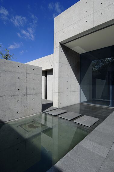 CS 68 Hidden Vent Ventanas - Concrete House situado en Madrid, España