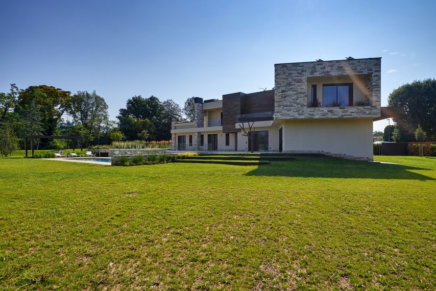 HiFinity Puertas correderas y plegables - House Villa Hi-Finity Bergamo situado en Bergamo, Italia