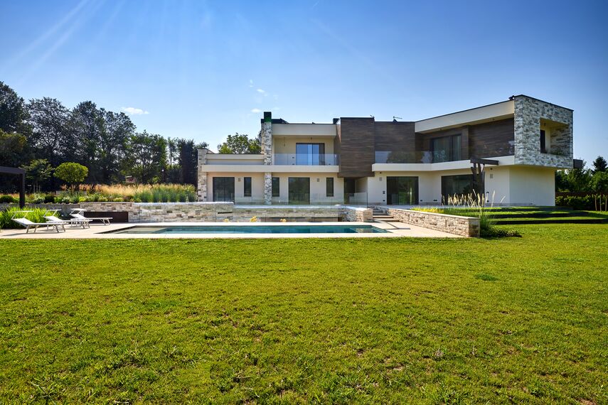 HiFinity Puertas correderas y plegables - House Villa Hi-Finity Bergamo situado en Bergamo, Italia