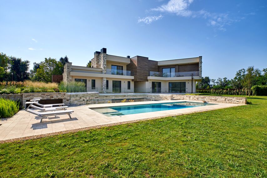 HiFinity Puertas correderas y plegables - House Villa Hi-Finity Bergamo situado en Bergamo, Italia