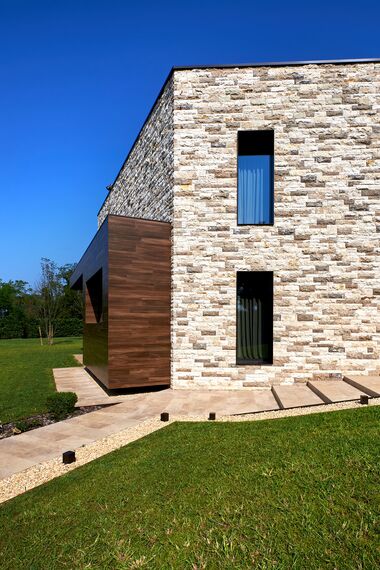 HiFinity Puertas correderas y plegables - House Villa Hi-Finity Bergamo situado en Bergamo, Italia
