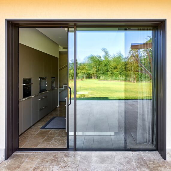 HiFinity Puertas correderas y plegables - House Villa Hi-Finity Bergamo situado en Bergamo, Italia