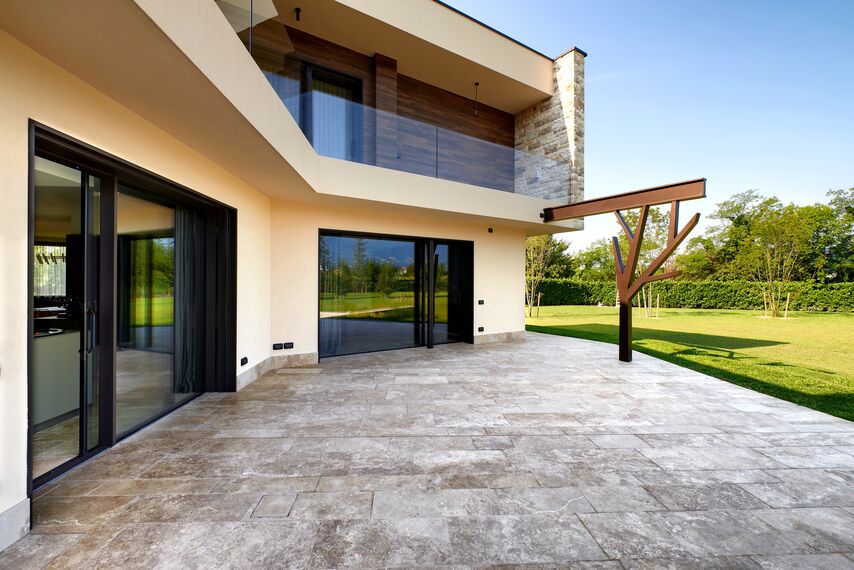 HiFinity Puertas correderas y plegables - House Villa Hi-Finity Bergamo situado en Bergamo, Italia