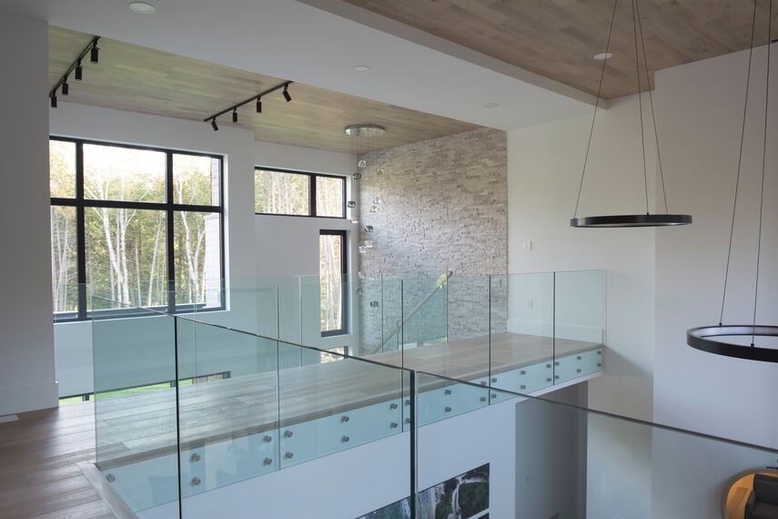ConceptWall 50 Muros cortina y ConceptSystem 77 Ventanas - Forest View Residence situado enCanadá