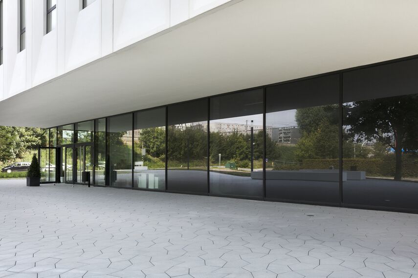ConceptWall 50 Muros cortina y ConceptSystem 77 Ventanas - KULAB situado en Brugge, Bélgica