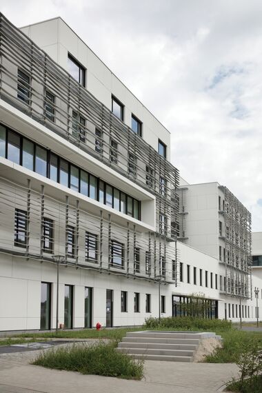 ConceptSystem 77 Ventanas, CS 77 Fire Proof Ventanas y BriseSoleil 100 Protección solar - AZ Sint Maarten situado en Mechelen, Bélgica