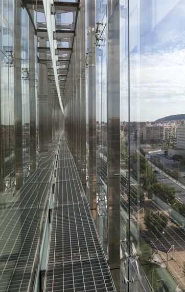 CW 50-SC Muros cortina - Office building Ibermutuamur situado en Alicante, España