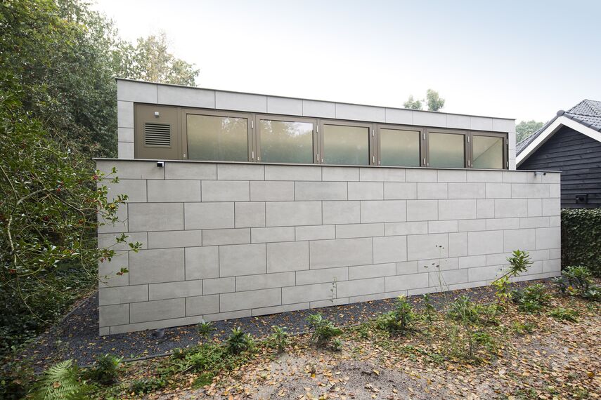 BriseSoleil 40 Protección solar, HiFinity Puertas correderas y plegables y CS 86-HI (c) Sistemas cancelados - Poolhouse Bergen situado en Bergen, los Países Bajos