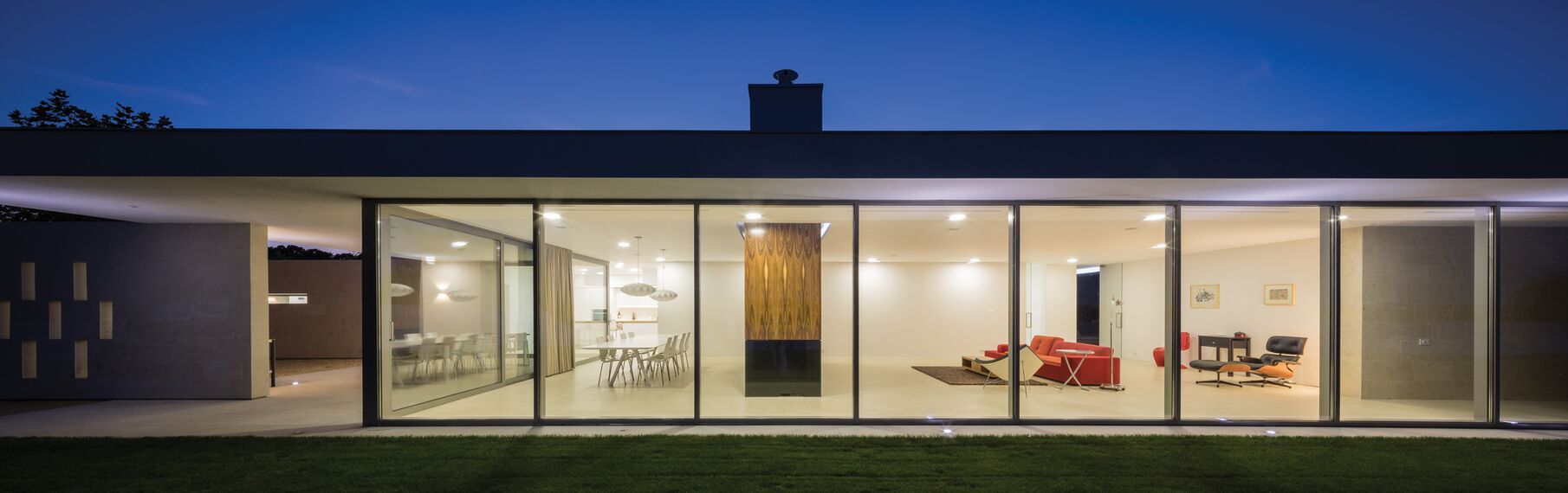 ConceptPatio 130 Puertas correderas y plegables, ConceptSystem 77 Ventanas, ConceptSystem 77 Puertas y ConceptWall 50 Muros cortina - Buftea Residence situado en Buftea, Rumania