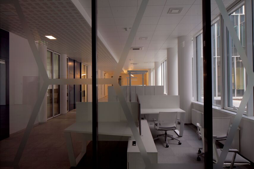 CI 45 Ventanas, ConceptSystem 77 Puertas, ConceptSystem 77 Ventanas y CW 50-HI Muros cortina - College/University National Centre  of Physical and Technological Sciences situado en Vilnius, Lituania