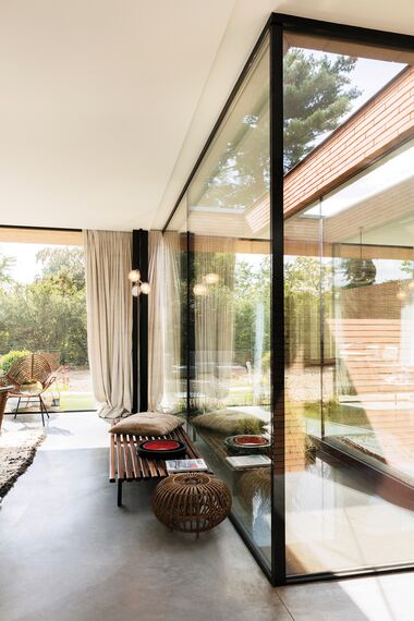 ConceptSystem 77 Ventanas - House Private House Ukkel situado enBélgica