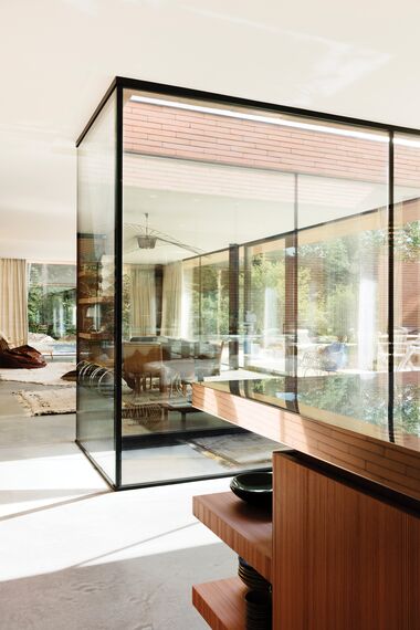 ConceptSystem 77 Ventanas - House Private House Ukkel situado enBélgica