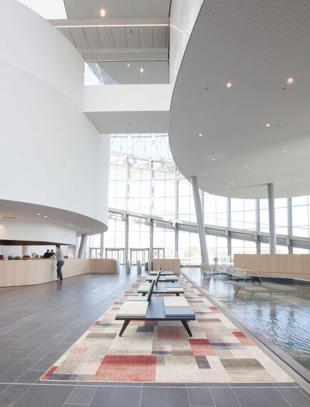 ConceptSystem 77 Ventanas y ConceptWall 50 Muros cortina - Barco One Campus situado en Kortrijk, Bélgica