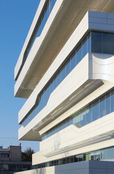 ConceptFolding 77 Puertas correderas y plegables, CW 50-SC Muros cortina y ConceptSystem 77 Ventanas - Dominion Tower situado en Moscow, Rusia