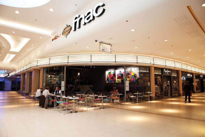 BriseSoleil 100 Protección solar - Shopping centre Toison d'Or situado en Brussels, Bélgica