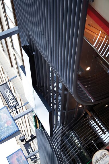 BriseSoleil 100 Protección solar - Shopping centre Toison d'Or situado en Brussels, Bélgica