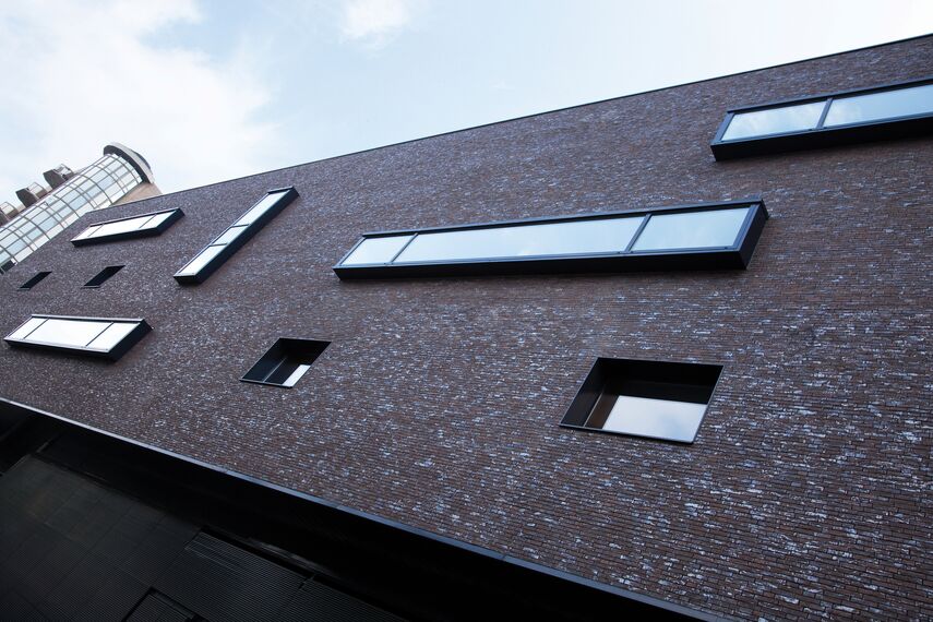 ConceptWall 50 Muros cortina, ConceptSystem 68 Ventanas, ConceptSystem 68 Puertas y CS 38-SL Sistemas cancelados - Hotel/Holiday complex Hotel Carbon situado enBélgica