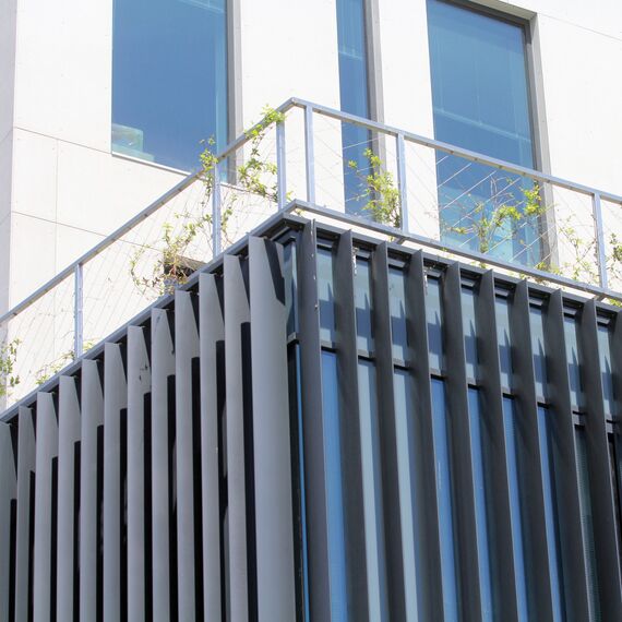 ConceptWall 50 Muros cortina, CW 60-SC Muros cortina y CS 77 Hidden Vent Ventanas - Office building Expo2000 situado en Sofia, Bulgarije