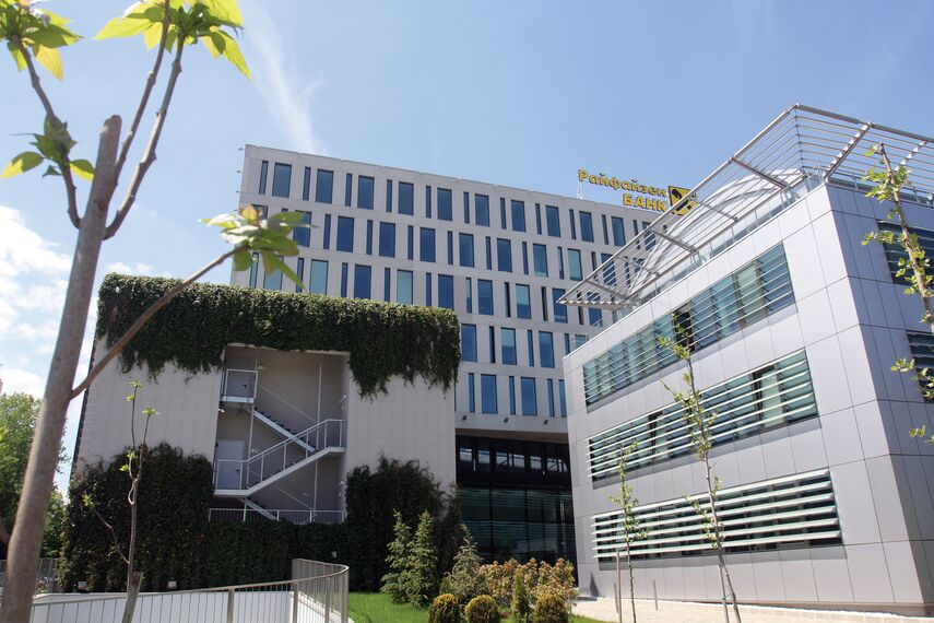 ConceptWall 50 Muros cortina, CW 60-SC Muros cortina y CS 77 Hidden Vent Ventanas - Office building Expo2000 situado en Sofia, Bulgarije