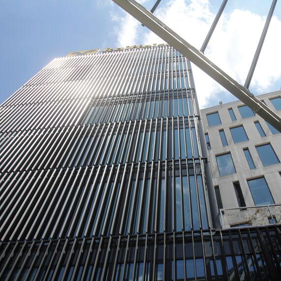 ConceptWall 50 Muros cortina, CW 60-SC Muros cortina y CS 77 Hidden Vent Ventanas - Office building Expo2000 situado en Sofia, Bulgarije