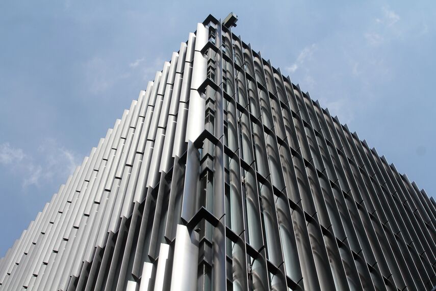 ConceptWall 50 Muros cortina, CW 60-SC Muros cortina y CS 77 Hidden Vent Ventanas - Office building Expo2000 situado en Sofia, Bulgarije