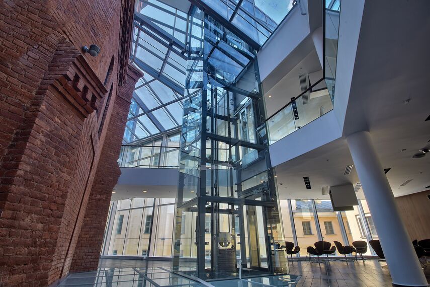 ConceptSystem 77 Ventanas, CW 50-VL Muros cortina y CW 50-SC Muros cortina - School Alexandrinsky Theatre situado enRusia