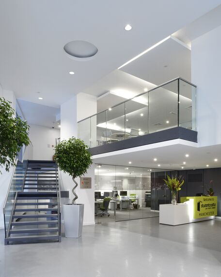 ConceptWall 50 Muros cortina, ConceptSystem 68 Ventanas, Vision 50 Puertas y ConceptWall 60 Muros cortina - Student Accomodation situado en Manchester, Reino Unido