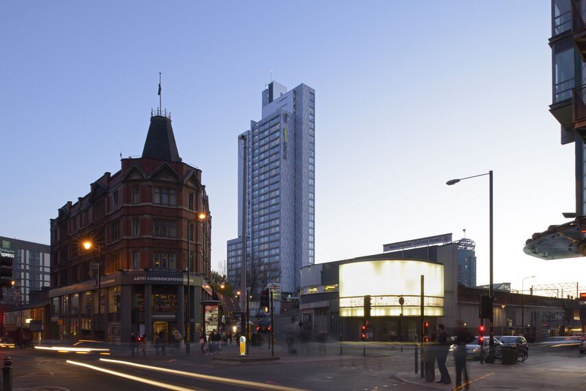 ConceptWall 50 Muros cortina, ConceptSystem 68 Ventanas, Vision 50 Puertas y ConceptWall 60 Muros cortina - Student Accomodation situado en Manchester, Reino Unido