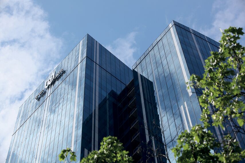 ConceptSystem 77 Puertas, ConceptWall 50 Muros cortina y ConceptSystem 77 Ventanas - 101 Tower situado en Kiev, Ucrania